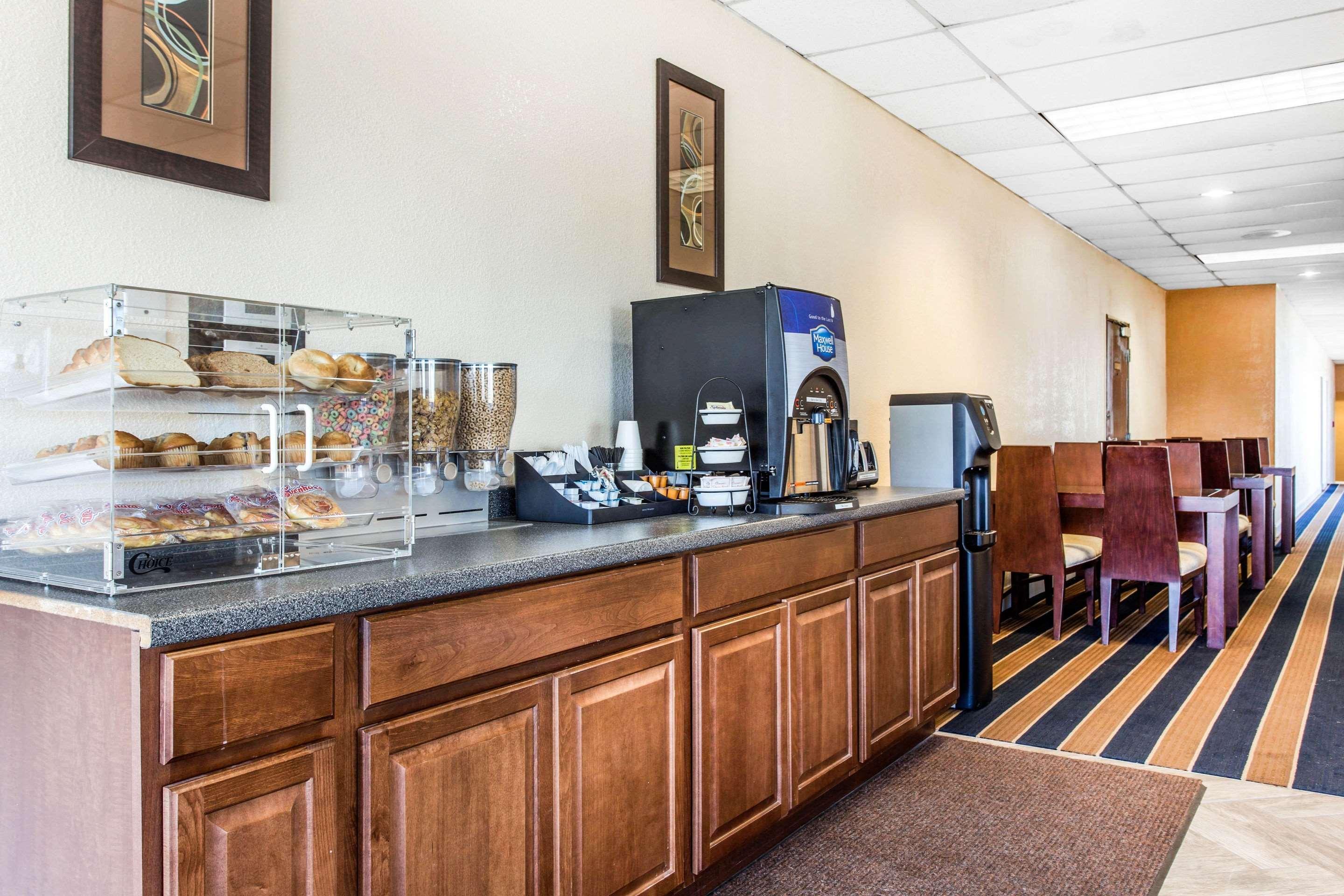 Готель Super 8 By Wyndham Rocky Mount I-95 Exit 145 Battleboro Екстер'єр фото