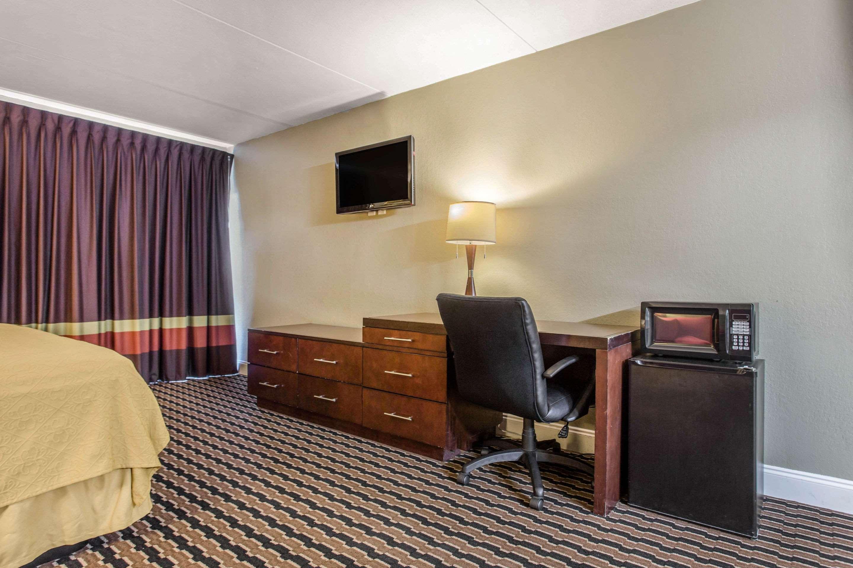 Готель Super 8 By Wyndham Rocky Mount I-95 Exit 145 Battleboro Екстер'єр фото