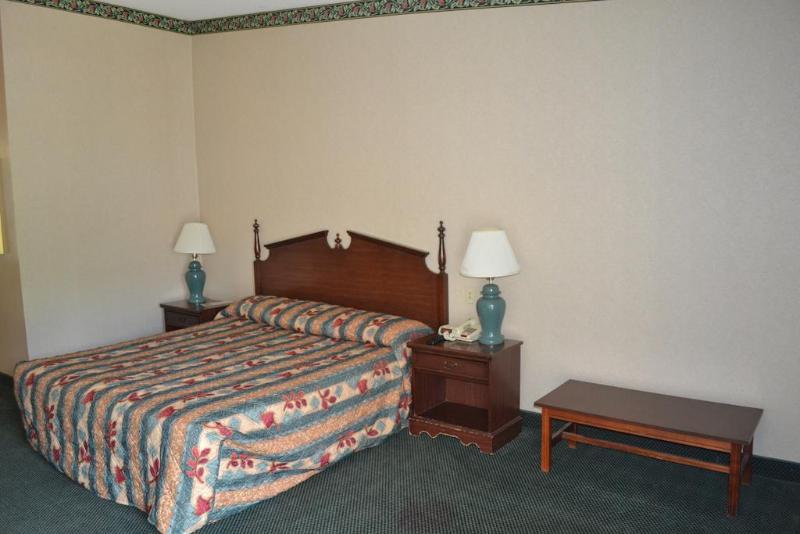 Готель Super 8 By Wyndham Rocky Mount I-95 Exit 145 Battleboro Екстер'єр фото